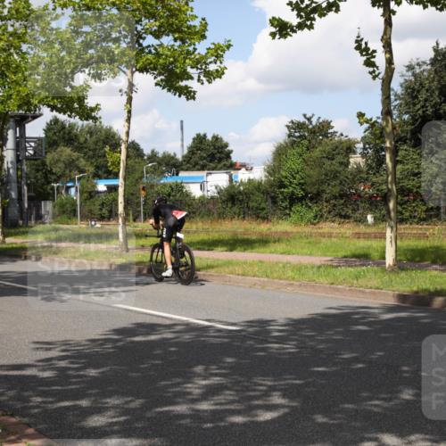 10.08.2025 - GEWOBA Citytriathlon Bremen Yannick Fuchs http://msf.ph/oto/8563800 10.08.2025 12:40:08 Radfahren 559, 596, 602, 690, 706, 721, 779, 815, 831, 880, 883, 890, 896, 899, 1028 meine-sportfotos.de