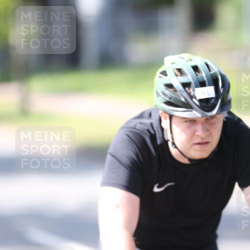 10.08.2025 - GEWOBA Citytriathlon Bremen Yannick Fuchs http://msf.ph/oto/8563811 10.08.2025 14:38:37 Radfahren 50, 51, 162, 195, 216, 238, 295, 312 meine-sportfotos.de