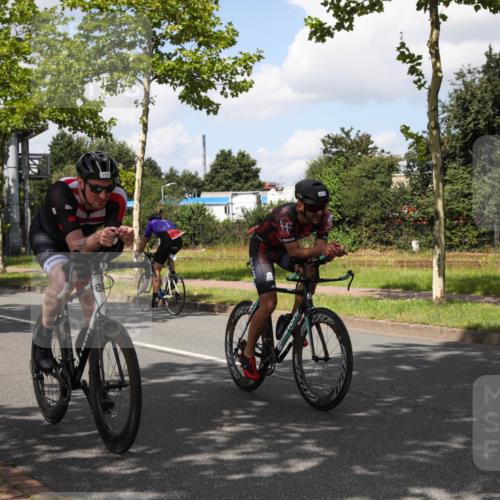 10.08.2025 - GEWOBA Citytriathlon Bremen Yannick Fuchs http://msf.ph/oto/8563818 10.08.2025 12:40:17 Radfahren 559, 581, 597, 602, 690, 706, 721, 737, 815, 880, 890, 896, 899, 910, 949, 975 meine-sportfotos.de