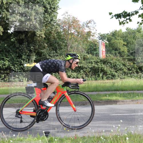 10.08.2025 - GEWOBA Citytriathlon Bremen Yannick Fuchs http://msf.ph/oto/8563820 10.08.2025 10:52:38 Radfahren 21, 43, 354, 355, 491, 504 meine-sportfotos.de
