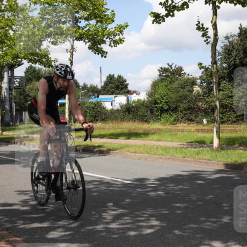 10.08.2025 - GEWOBA Citytriathlon Bremen Yannick Fuchs http://msf.ph/oto/8563823 10.08.2025 12:40:22 Radfahren 559, 581, 597, 602, 690, 723, 737, 815, 870, 879, 890, 896, 899, 910, 949, 975, 1024 meine-sportfotos.de