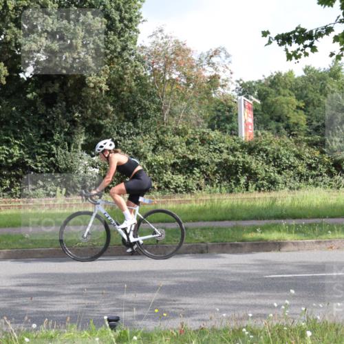 10.08.2025 - GEWOBA Citytriathlon Bremen Yannick Fuchs http://msf.ph/oto/8563830 10.08.2025 10:52:44 Radfahren 21, 43, 354, 400, 491, 504 meine-sportfotos.de