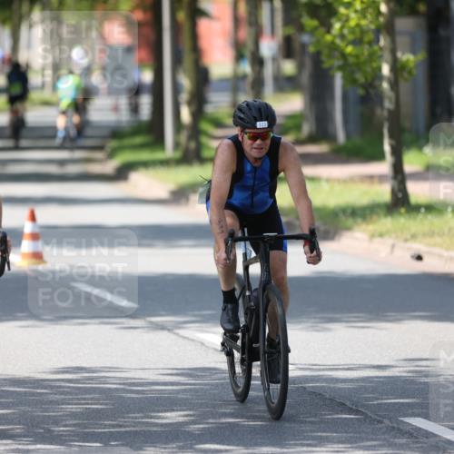 10.08.2025 - GEWOBA Citytriathlon Bremen Yannick Fuchs http://msf.ph/oto/8563835 10.08.2025 14:38:41 Radfahren 50, 51, 195, 216, 238, 312 meine-sportfotos.de