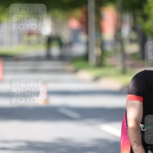 10.08.2025 - GEWOBA Citytriathlon Bremen Yannick Fuchs http://msf.ph/oto/8563842 10.08.2025 14:38:43 Radfahren 50, 51, 195, 216, 238, 312, 354 meine-sportfotos.de