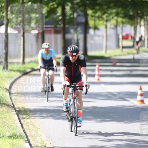 10.08.2025 - GEWOBA Citytriathlon Bremen Yannick Fuchs http://msf.ph/oto/8563845 10.08.2025 14:38:44 Radfahren 50, 51, 195, 216, 238, 312, 354 meine-sportfotos.de