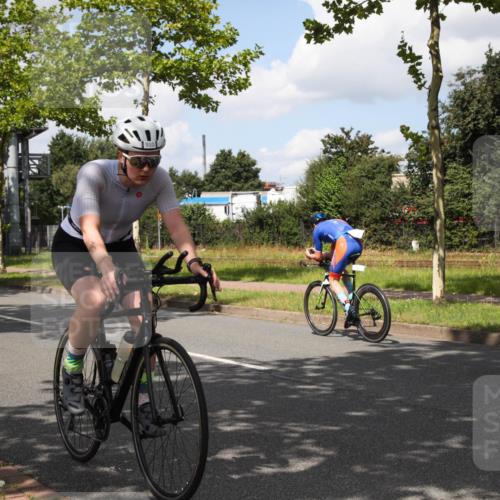 10.08.2025 - GEWOBA Citytriathlon Bremen Yannick Fuchs http://msf.ph/oto/8563846 10.08.2025 12:40:28 Radfahren 559, 581, 597, 602, 672, 723, 737, 815, 848, 870, 879, 890, 899, 910, 949, 975, 1002, 1024 meine-sportfotos.de