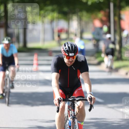 10.08.2025 - GEWOBA Citytriathlon Bremen Yannick Fuchs http://msf.ph/oto/8563852 10.08.2025 14:38:45 Radfahren 50, 51, 195, 216, 238, 312, 354 meine-sportfotos.de