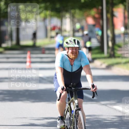 10.08.2025 - GEWOBA Citytriathlon Bremen Yannick Fuchs http://msf.ph/oto/8563863 10.08.2025 14:38:46 Radfahren 50, 51, 195, 216, 238, 312, 354 meine-sportfotos.de
