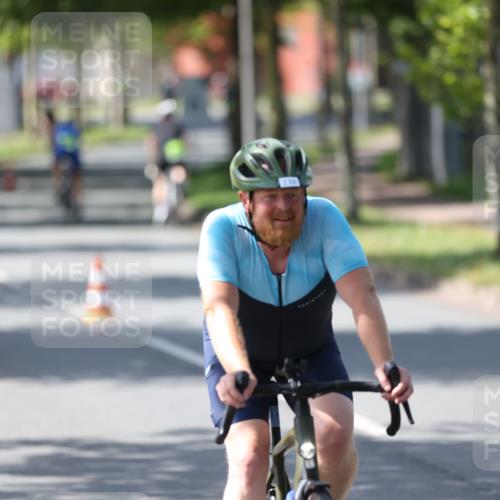 10.08.2025 - GEWOBA Citytriathlon Bremen Yannick Fuchs http://msf.ph/oto/8563868 10.08.2025 14:38:46 Radfahren 50, 51, 195, 216, 238, 312, 354 meine-sportfotos.de