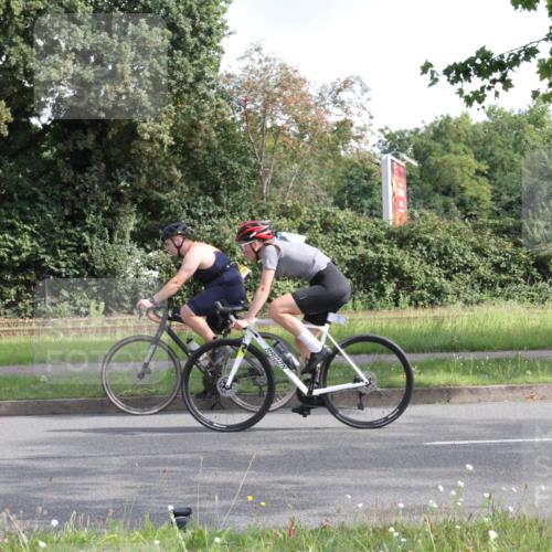 10.08.2025 - GEWOBA Citytriathlon Bremen Yannick Fuchs http://msf.ph/oto/8563871 10.08.2025 10:53:06 Radfahren 29, 225, 358, 379, 380, 382, 400, 413, 448 meine-sportfotos.de
