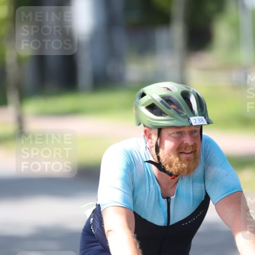 10.08.2025 - GEWOBA Citytriathlon Bremen Yannick Fuchs http://msf.ph/oto/8563874 10.08.2025 14:38:47 Radfahren 50, 195, 216, 236, 238, 312, 354 meine-sportfotos.de