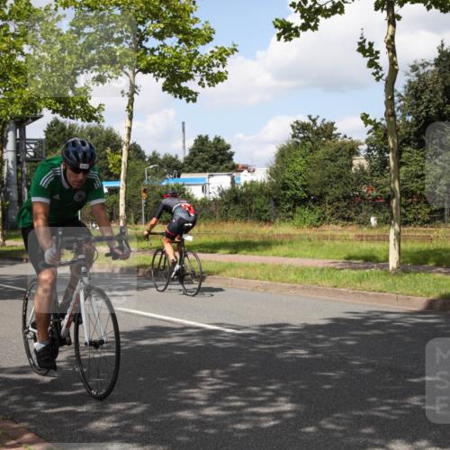 10.08.2025 - GEWOBA Citytriathlon Bremen Yannick Fuchs http://msf.ph/oto/8563882 10.08.2025 12:40:43 Radfahren 606, 672, 723, 785, 802, 829, 848, 870, 879, 921, 1001, 1002, 1024 meine-sportfotos.de