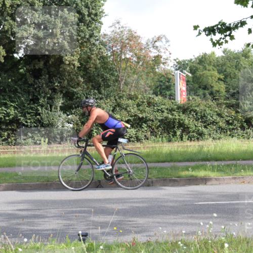 10.08.2025 - GEWOBA Citytriathlon Bremen Yannick Fuchs http://msf.ph/oto/8563886 10.08.2025 10:53:11 Radfahren 29, 225, 350, 358, 379, 380, 382, 404, 413, 448, 502 meine-sportfotos.de