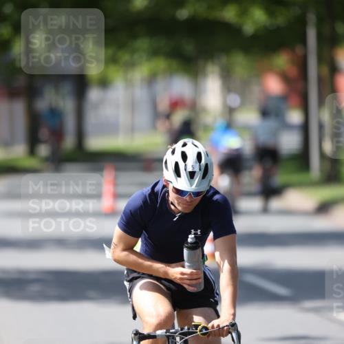 10.08.2025 - GEWOBA Citytriathlon Bremen Yannick Fuchs http://msf.ph/oto/8563888 10.08.2025 14:38:56 Radfahren 100, 216, 236, 238, 354 meine-sportfotos.de