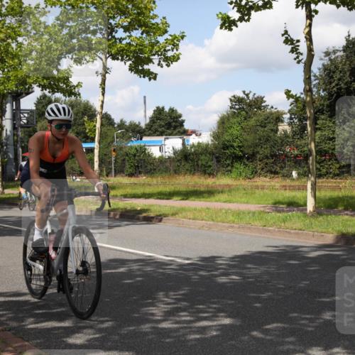 10.08.2025 - GEWOBA Citytriathlon Bremen Yannick Fuchs http://msf.ph/oto/8563889 10.08.2025 12:40:45 Radfahren 606, 672, 723, 785, 802, 829, 848, 921, 1001, 1002, 1024 meine-sportfotos.de
