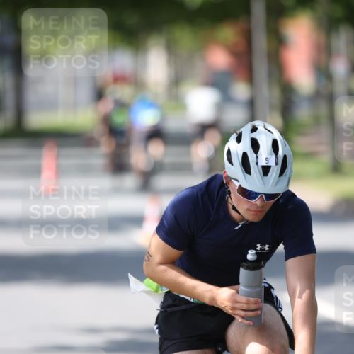 10.08.2025 - GEWOBA Citytriathlon Bremen Yannick Fuchs http://msf.ph/oto/8563893 10.08.2025 14:38:57 Radfahren 100, 216, 236, 238, 354 meine-sportfotos.de