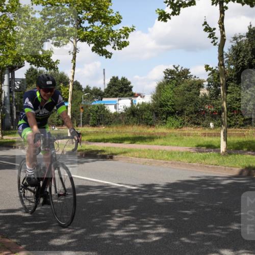 10.08.2025 - GEWOBA Citytriathlon Bremen Yannick Fuchs http://msf.ph/oto/8563894 10.08.2025 12:40:48 Radfahren 606, 650, 672, 785, 802, 829, 848, 921, 1001, 1002 meine-sportfotos.de