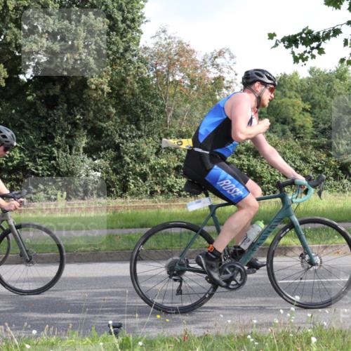 10.08.2025 - GEWOBA Citytriathlon Bremen Yannick Fuchs http://msf.ph/oto/8563897 10.08.2025 10:53:12 Radfahren 29, 225, 350, 358, 379, 380, 382, 404, 448, 502 meine-sportfotos.de