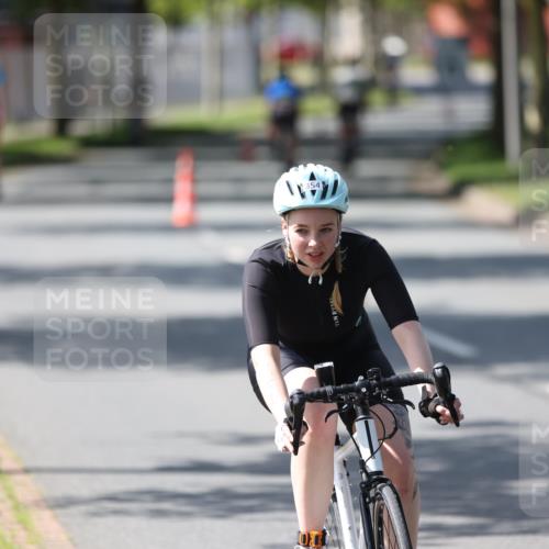10.08.2025 - GEWOBA Citytriathlon Bremen Yannick Fuchs http://msf.ph/oto/8563901 10.08.2025 14:38:59 Radfahren 100, 236, 238, 354 meine-sportfotos.de