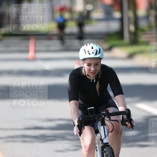10.08.2025 - GEWOBA Citytriathlon Bremen Yannick Fuchs http://msf.ph/oto/8563904 10.08.2025 14:38:59 Radfahren 100, 236, 238, 354 meine-sportfotos.de