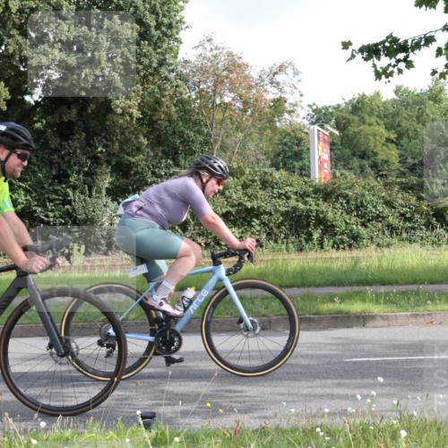 10.08.2025 - GEWOBA Citytriathlon Bremen Yannick Fuchs http://msf.ph/oto/8563912 10.08.2025 10:53:14 Radfahren 29, 225, 350, 358, 379, 380, 382, 404, 448, 502 meine-sportfotos.de
