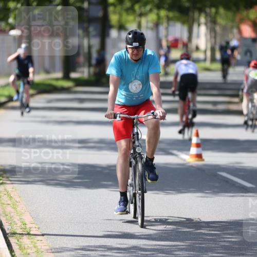 10.08.2025 - GEWOBA Citytriathlon Bremen Yannick Fuchs http://msf.ph/oto/8563913 10.08.2025 14:39:03 Radfahren 100, 130, 236, 354 meine-sportfotos.de