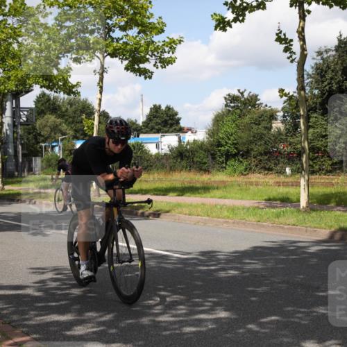 10.08.2025 - GEWOBA Citytriathlon Bremen Yannick Fuchs http://msf.ph/oto/8563914 10.08.2025 12:41:00 Radfahren 568, 606, 650, 660, 665, 785, 802, 803, 1001, 1023 meine-sportfotos.de
