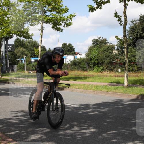 10.08.2025 - GEWOBA Citytriathlon Bremen Yannick Fuchs http://msf.ph/oto/8563921 10.08.2025 12:41:09 Radfahren 568, 650, 660, 665, 755, 803, 830, 849, 934, 1023 meine-sportfotos.de