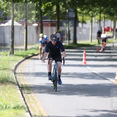 10.08.2025 - GEWOBA Citytriathlon Bremen Yannick Fuchs http://msf.ph/oto/8563922 10.08.2025 14:39:07 Radfahren 100, 130, 236, 354, 427 meine-sportfotos.de