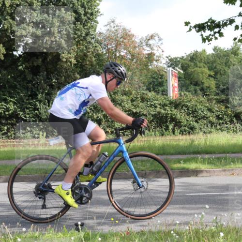 10.08.2025 - GEWOBA Citytriathlon Bremen Yannick Fuchs http://msf.ph/oto/8563930 10.08.2025 10:53:17 Radfahren 29, 225, 350, 358, 379, 380, 382, 404, 448, 502 meine-sportfotos.de