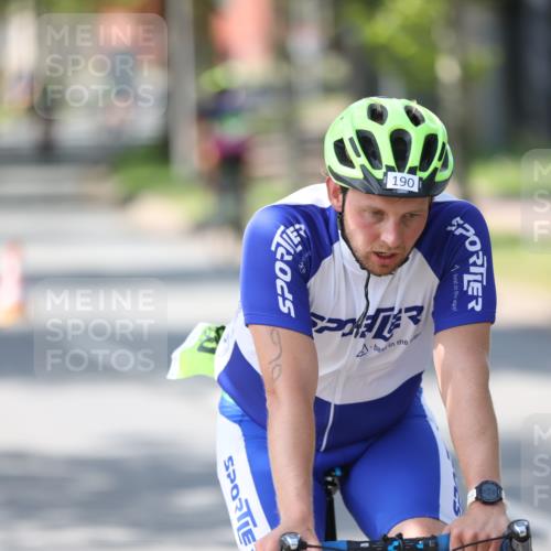 10.08.2025 - GEWOBA Citytriathlon Bremen Yannick Fuchs http://msf.ph/oto/8563961 10.08.2025 14:39:14 Radfahren 18, 100, 130, 174, 281, 283, 427 meine-sportfotos.de