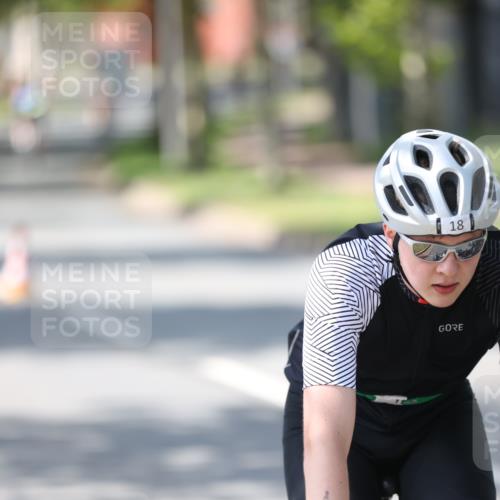 10.08.2025 - GEWOBA Citytriathlon Bremen Yannick Fuchs http://msf.ph/oto/8563997 10.08.2025 14:39:21 Radfahren 18, 84, 94, 101, 126, 130, 174, 281, 283, 427 meine-sportfotos.de