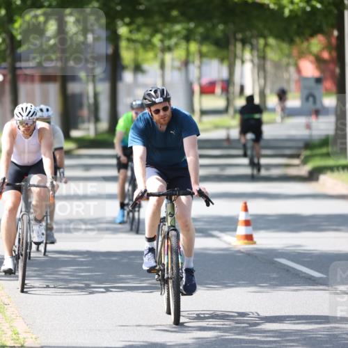 10.08.2025 - GEWOBA Citytriathlon Bremen Yannick Fuchs http://msf.ph/oto/8564015 10.08.2025 14:39:33 Radfahren 18, 84, 90, 94, 101, 126, 174, 281, 283, 334 meine-sportfotos.de