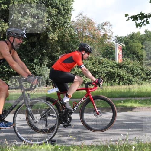 10.08.2025 - GEWOBA Citytriathlon Bremen Yannick Fuchs http://msf.ph/oto/8564016 10.08.2025 10:54:29 Radfahren 75, 123, 153, 356, 427, 492, 500 meine-sportfotos.de