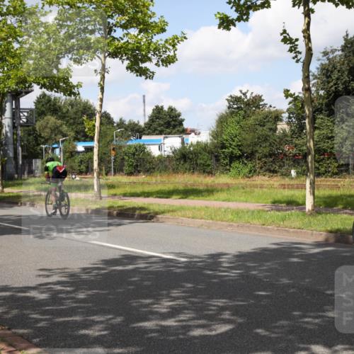 10.08.2025 - GEWOBA Citytriathlon Bremen Yannick Fuchs http://msf.ph/oto/8564017 10.08.2025 12:42:16 Radfahren 595, 613, 698, 754, 1003 meine-sportfotos.de