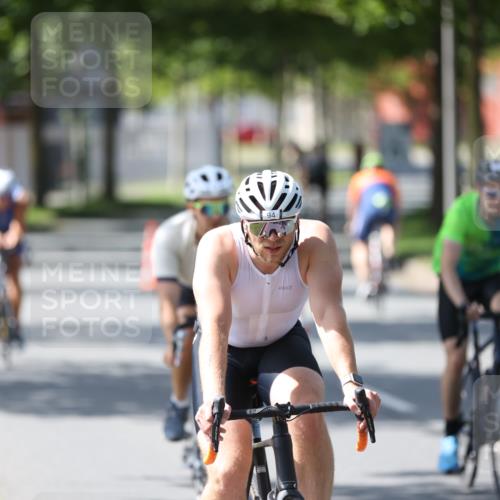 10.08.2025 - GEWOBA Citytriathlon Bremen Yannick Fuchs http://msf.ph/oto/8564024 10.08.2025 14:39:35 Radfahren 84, 90, 94, 101, 126, 174, 215, 281, 283, 334 meine-sportfotos.de