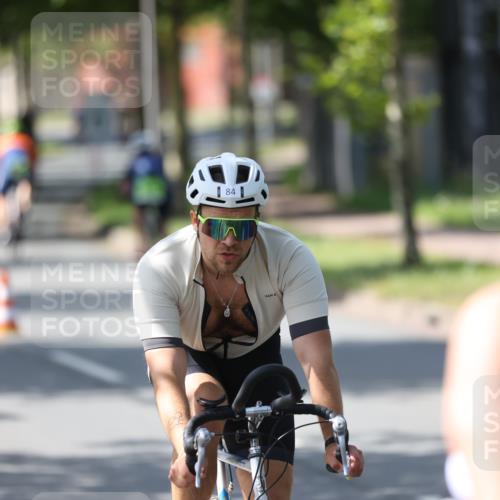 10.08.2025 - GEWOBA Citytriathlon Bremen Yannick Fuchs http://msf.ph/oto/8564029 10.08.2025 14:39:36 Radfahren 80, 84, 90, 94, 101, 126, 215, 281, 334 meine-sportfotos.de