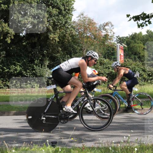 10.08.2025 - GEWOBA Citytriathlon Bremen Yannick Fuchs http://msf.ph/oto/8564034 10.08.2025 10:54:30 Radfahren 75, 123, 153, 356, 427, 456, 492, 500 meine-sportfotos.de