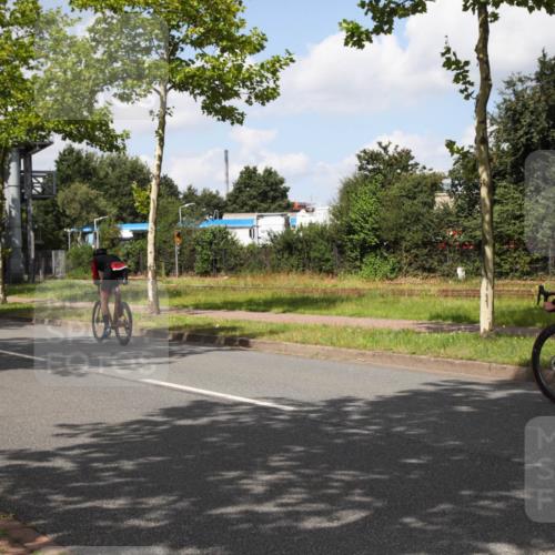 10.08.2025 - GEWOBA Citytriathlon Bremen Yannick Fuchs http://msf.ph/oto/8564039 10.08.2025 12:42:33 Radfahren 595, 611, 613, 944, 953 meine-sportfotos.de