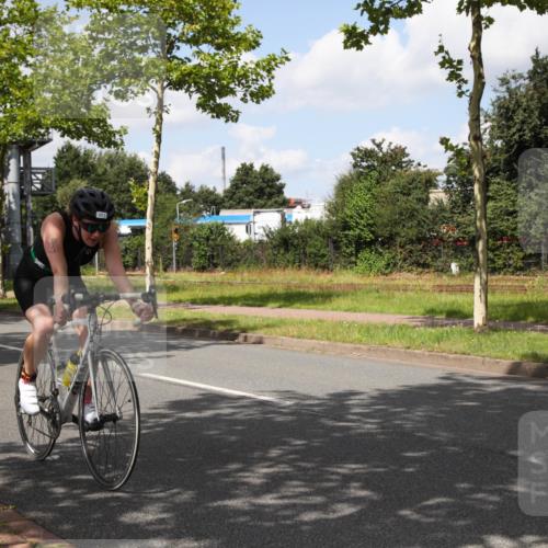 10.08.2025 - GEWOBA Citytriathlon Bremen Yannick Fuchs http://msf.ph/oto/8564046 10.08.2025 12:42:39 Radfahren 611, 613, 850, 909, 944, 953 meine-sportfotos.de