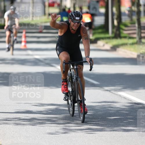 10.08.2025 - GEWOBA Citytriathlon Bremen Yannick Fuchs http://msf.ph/oto/8564047 10.08.2025 14:39:46 Radfahren 80, 90, 101, 124, 215, 217, 274, 334 meine-sportfotos.de