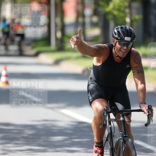 10.08.2025 - GEWOBA Citytriathlon Bremen Yannick Fuchs http://msf.ph/oto/8564057 10.08.2025 14:39:47 Radfahren 80, 90, 124, 215, 217, 274, 334 meine-sportfotos.de