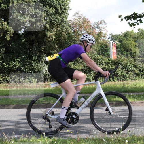 10.08.2025 - GEWOBA Citytriathlon Bremen Yannick Fuchs http://msf.ph/oto/8564060 10.08.2025 10:54:45 Radfahren 75, 85, 356, 373, 378, 452, 456 meine-sportfotos.de