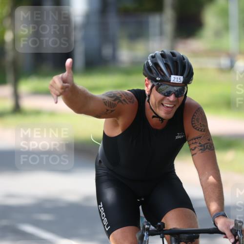 10.08.2025 - GEWOBA Citytriathlon Bremen Yannick Fuchs http://msf.ph/oto/8564062 10.08.2025 14:39:47 Radfahren 80, 90, 124, 215, 217, 274, 334 meine-sportfotos.de