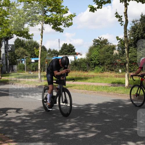 10.08.2025 - GEWOBA Citytriathlon Bremen Yannick Fuchs http://msf.ph/oto/8564063 10.08.2025 12:42:57 Radfahren 628, 644, 677, 684, 710, 846, 850, 871, 889, 909 meine-sportfotos.de