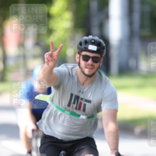 10.08.2025 - GEWOBA Citytriathlon Bremen Yannick Fuchs http://msf.ph/oto/8564069 10.08.2025 14:39:50 Radfahren 52, 69, 80, 90, 124, 139, 215, 217, 274 meine-sportfotos.de