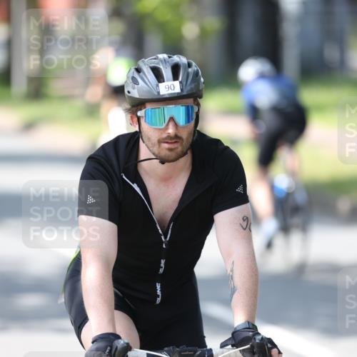 10.08.2025 - GEWOBA Citytriathlon Bremen Yannick Fuchs http://msf.ph/oto/8564074 10.08.2025 14:39:51 Radfahren 52, 69, 80, 90, 124, 139, 215, 217, 274 meine-sportfotos.de