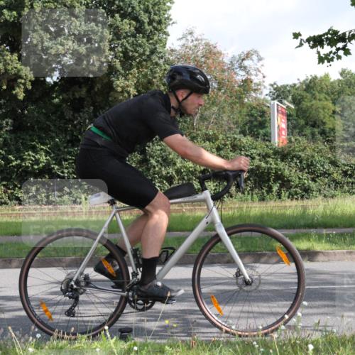 10.08.2025 - GEWOBA Citytriathlon Bremen Yannick Fuchs http://msf.ph/oto/8564084 10.08.2025 10:54:54 Radfahren 33, 85, 373, 378, 452, 456 meine-sportfotos.de
