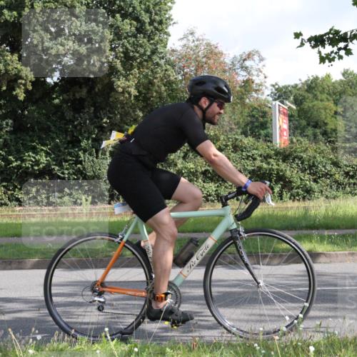 10.08.2025 - GEWOBA Citytriathlon Bremen Yannick Fuchs http://msf.ph/oto/8564089 10.08.2025 10:54:57 Radfahren 33, 85, 373, 378, 452 meine-sportfotos.de