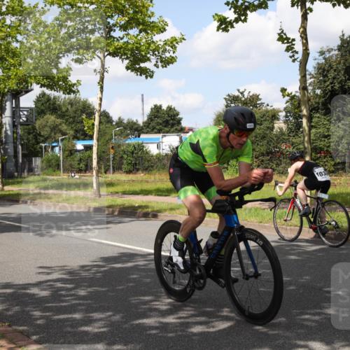 10.08.2025 - GEWOBA Citytriathlon Bremen Yannick Fuchs http://msf.ph/oto/8564091 10.08.2025 12:43:06 Radfahren 612, 628, 644, 677, 684, 710, 846, 871, 889, 945 meine-sportfotos.de
